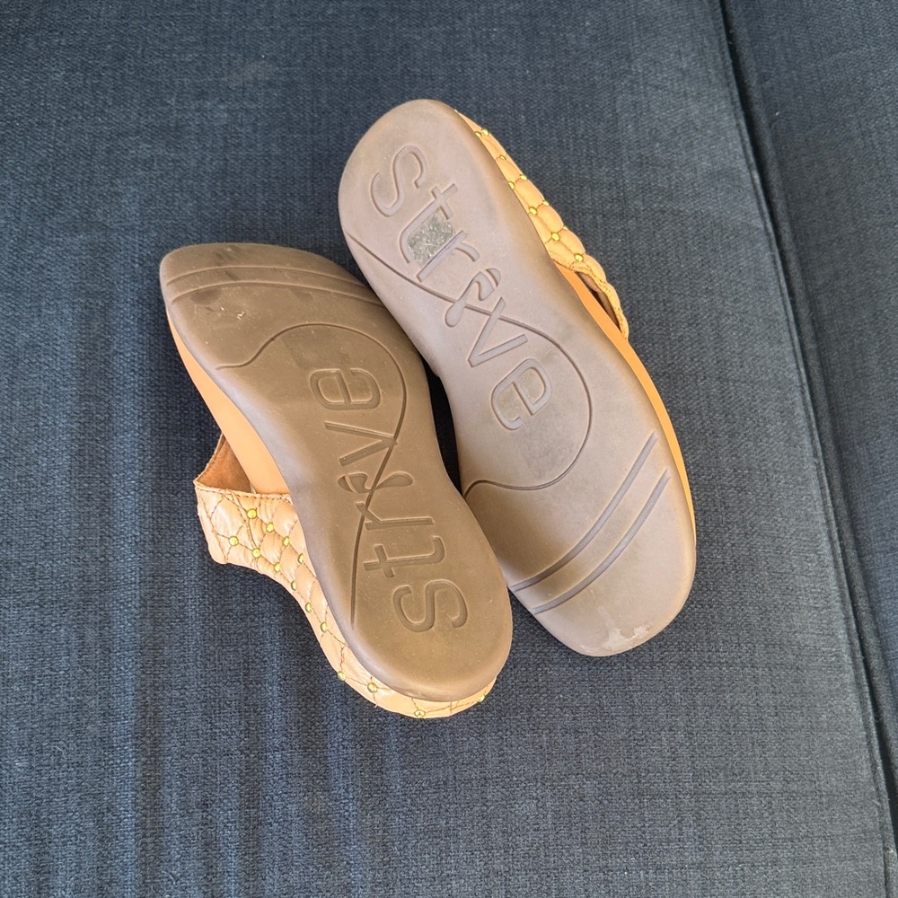 Strive Quilted Tan Thong Sandals with Stud Detail - Picture 2 of 3